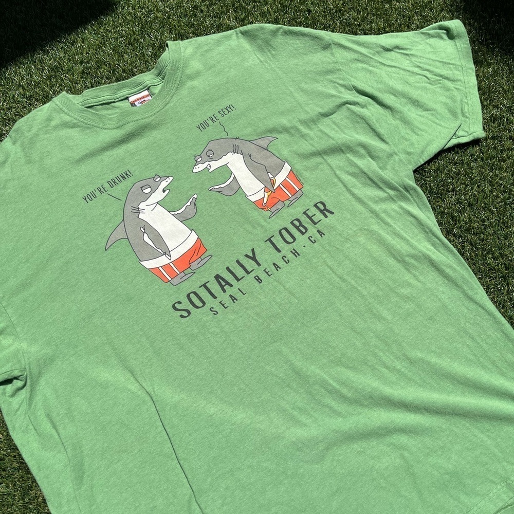 VTG 00’s Funny Seal Beach, CA Drinking Shark Tee - Picture 4 of 5